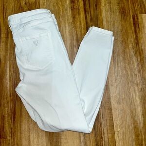 White skinny Guess jeans